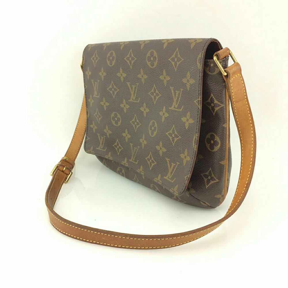 ***SOLD*** Authentic Louis Vuitton Musette Purse