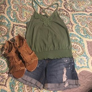 No boundaries tank. Size 7-9 medium