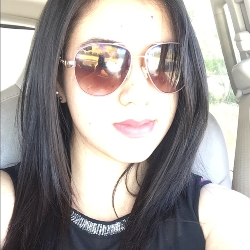 Meet your Posher, Gabriela