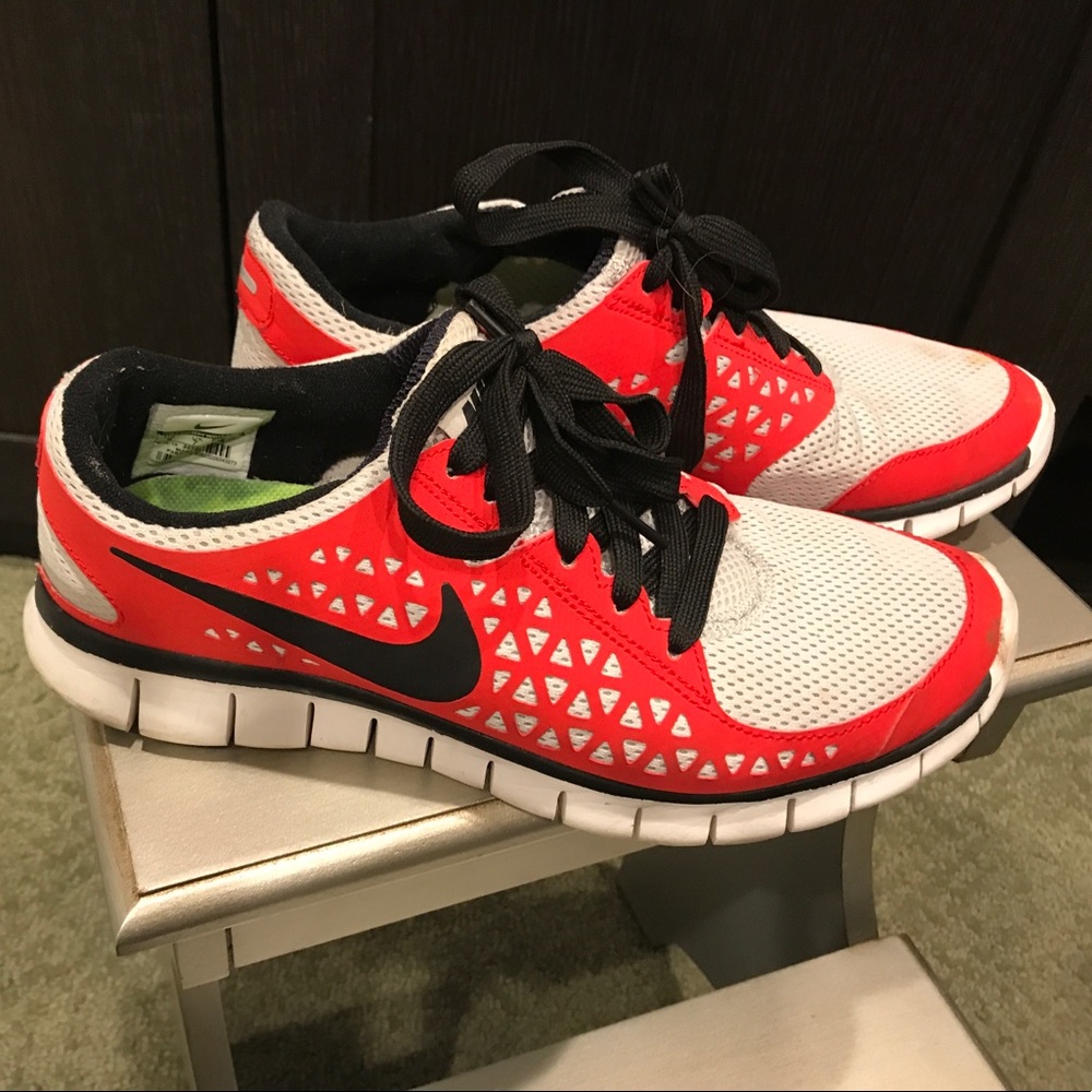 Red gray black Nike free run Men's 8, women's 10