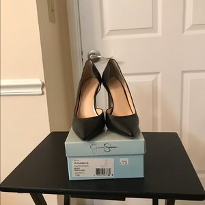 Jessica Simpson black pumps
