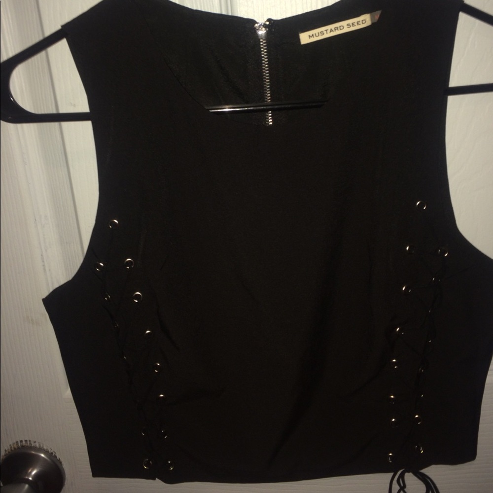 black crop top