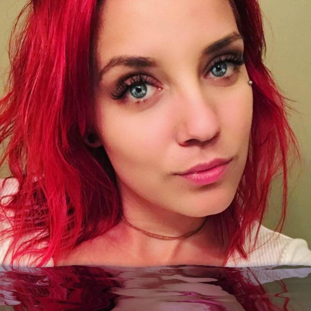 Meet your Posher, Danielle