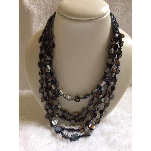 Jewelry - ✨NEW✨Beautiful Black Oil Spill Layered Necklace