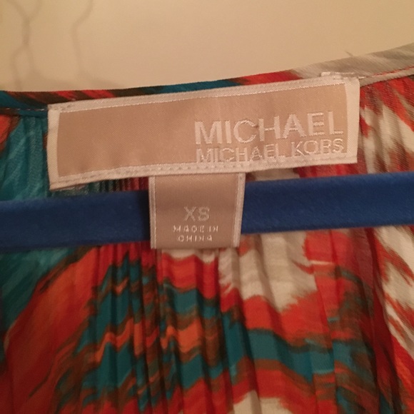 Michael Kors Blouse Size XS RUNS LARGE - Picture 3 of 5