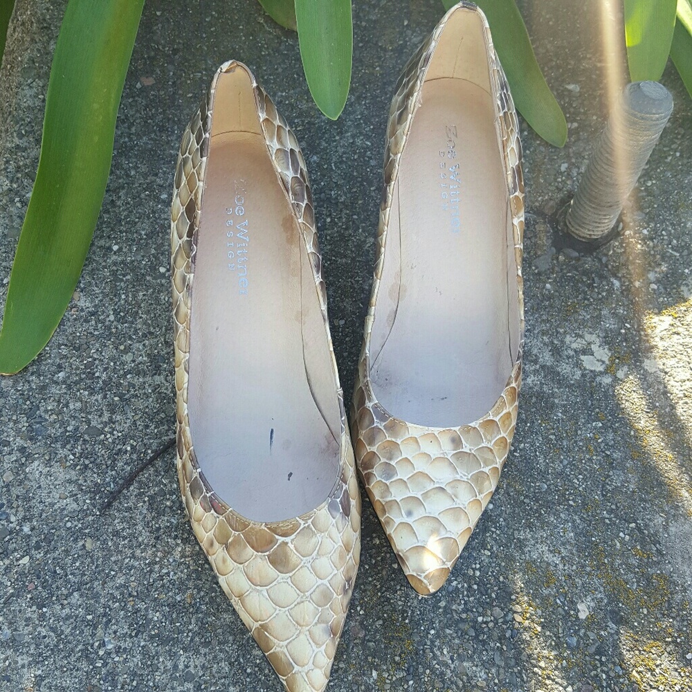 Snake skin Kitten heel pump sz7