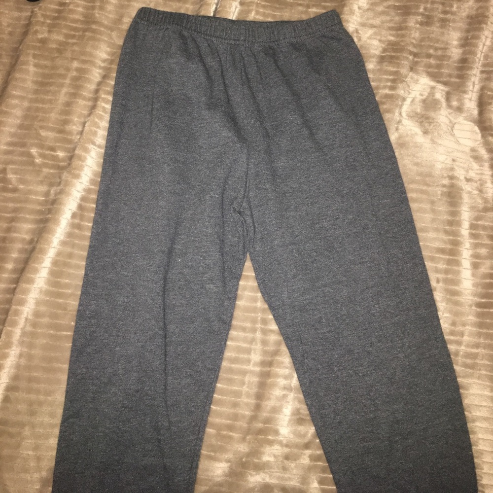 Stylish statement piece. Gray leggings