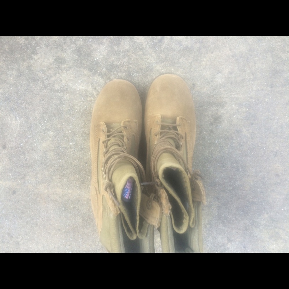 Rare Altama USMC issued boots