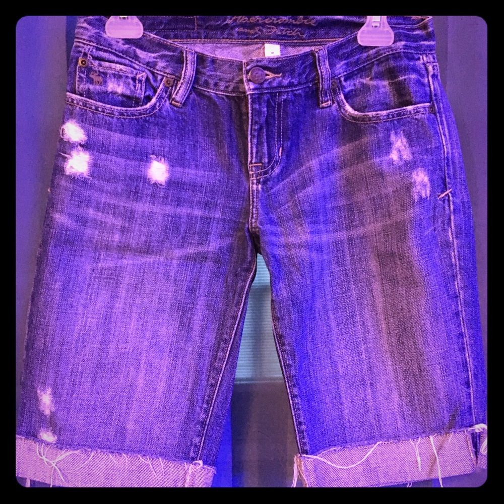 Abercrombie shorts / Burmuda cut.