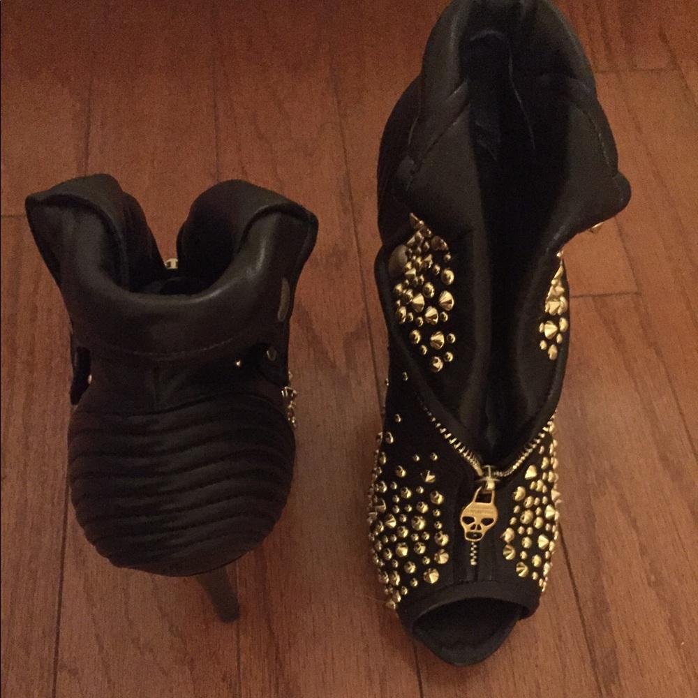Studded black Alexander McQueen Open Toe booties - Picture 2 of 2