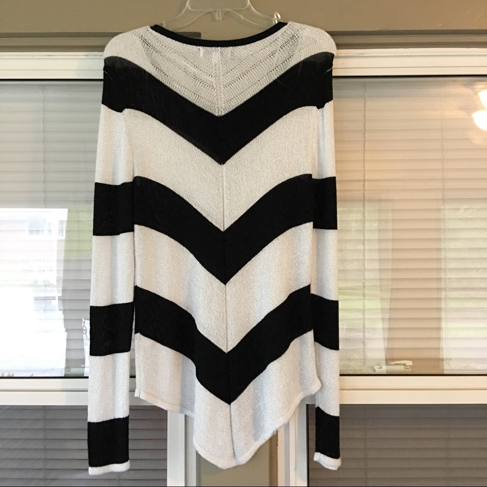 *sold* Jennifer Lopez Sweater - Picture 2 of 4