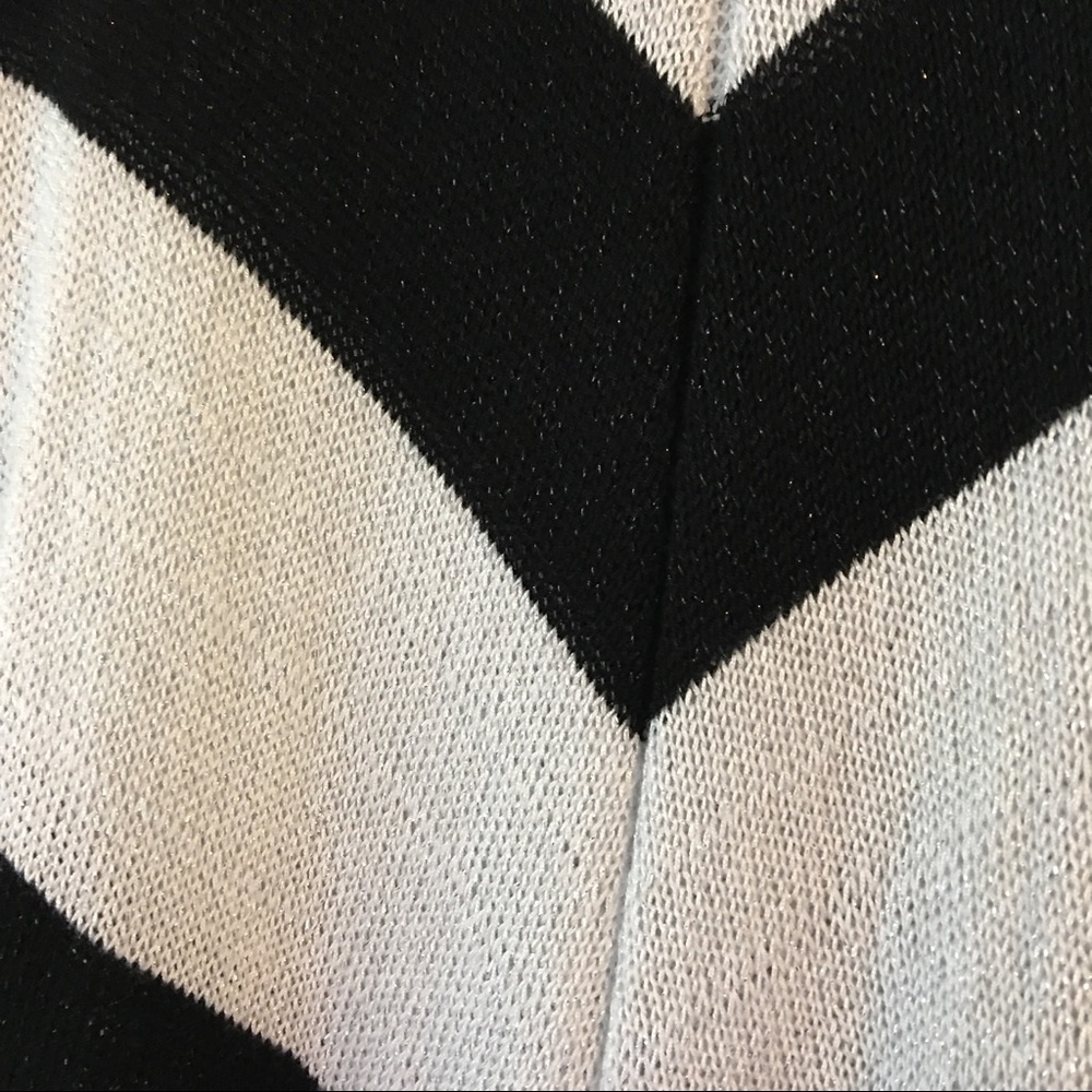 *sold* Jennifer Lopez Sweater - Picture 4 of 4