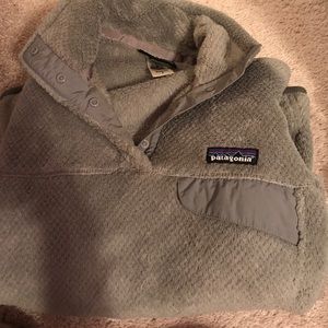 Small gray Patagonia pullover