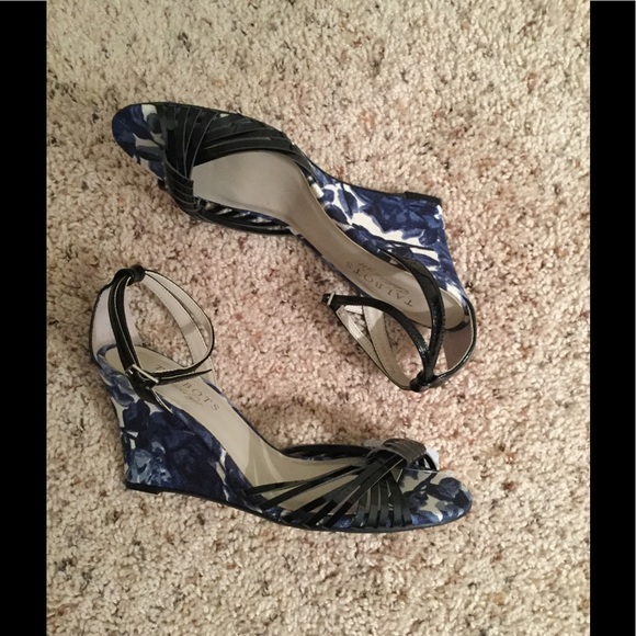 NWT Fun Strappie Linen Sandals - Picture 3 of 4