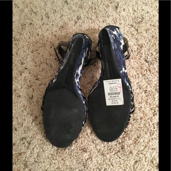 NWT Fun Strappie Linen Sandals - Picture 4 of 4