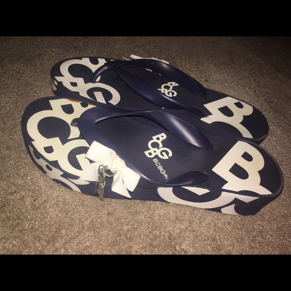BCBG flip flops