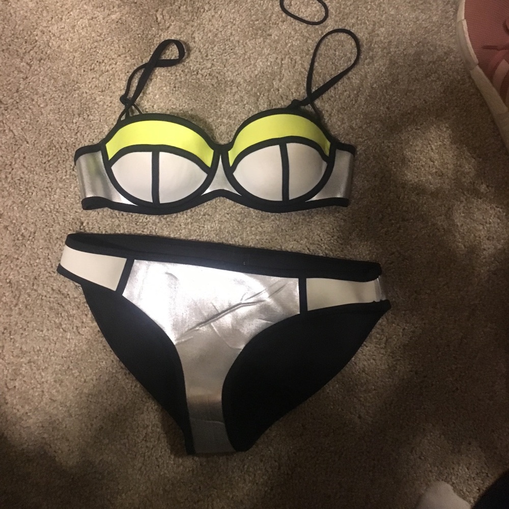 TRIANGL swimsuit- S TOP only