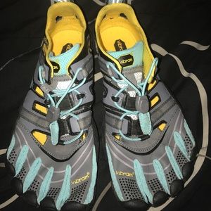 Vibram five fingers toe shoes