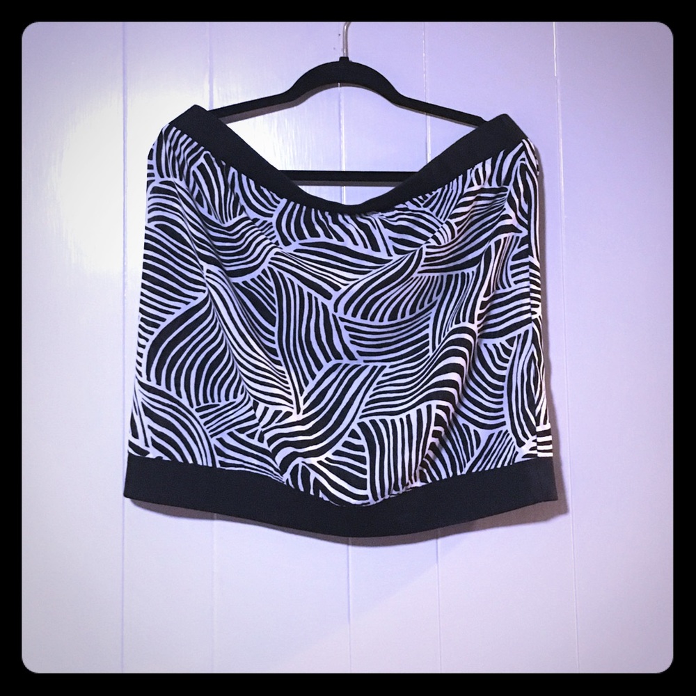 Strapless Black and White Swirl Design Blouse