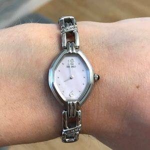 Barely used women's seiko watch