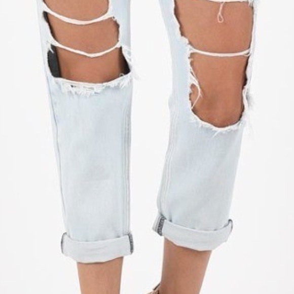 Your Boyfriends Favorite Light Wash Denim Jean - Picture 4 of 4