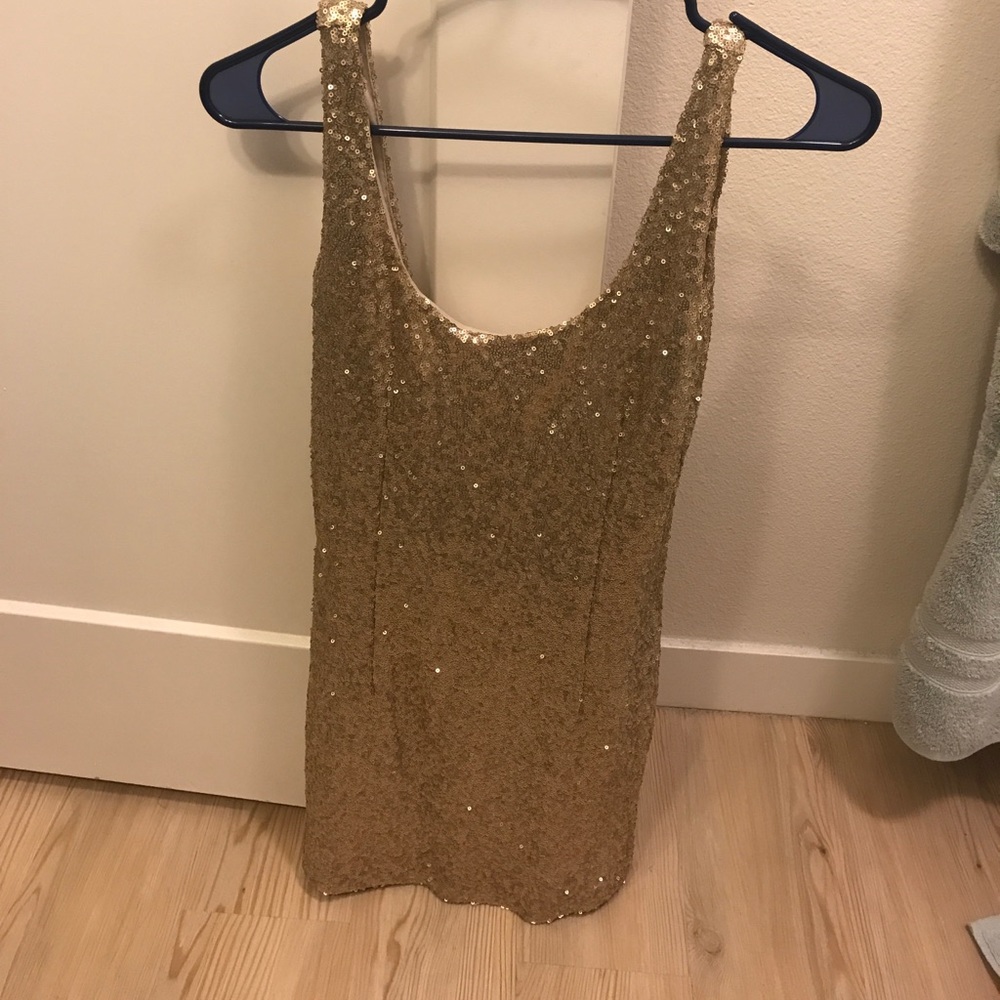 GOLD SEQUIN TIGHT MINI DRESS