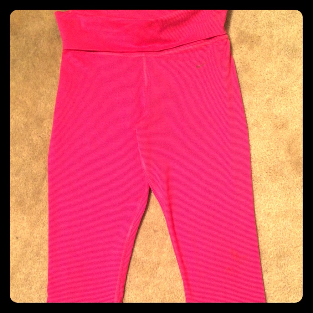 Pink striped nike legend crops. Sz medium.