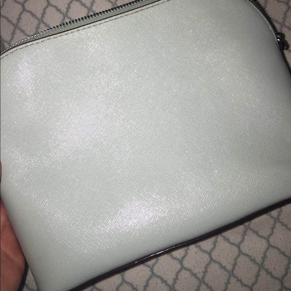 Authentic Micheal Kors Cindy dome crossbody - Picture 4 of 8