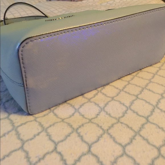 Authentic Micheal Kors Cindy dome crossbody - Picture 2 of 8