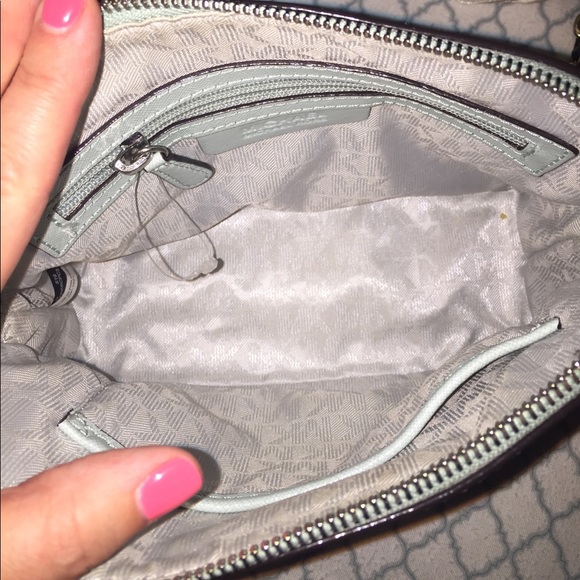 Authentic Micheal Kors Cindy dome crossbody - Picture 3 of 8