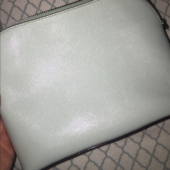 Authentic Micheal Kors Cindy dome crossbody - Picture 4 of 8