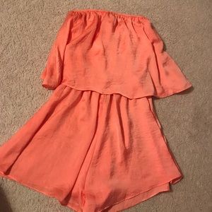 Vestique coral, flowy romper