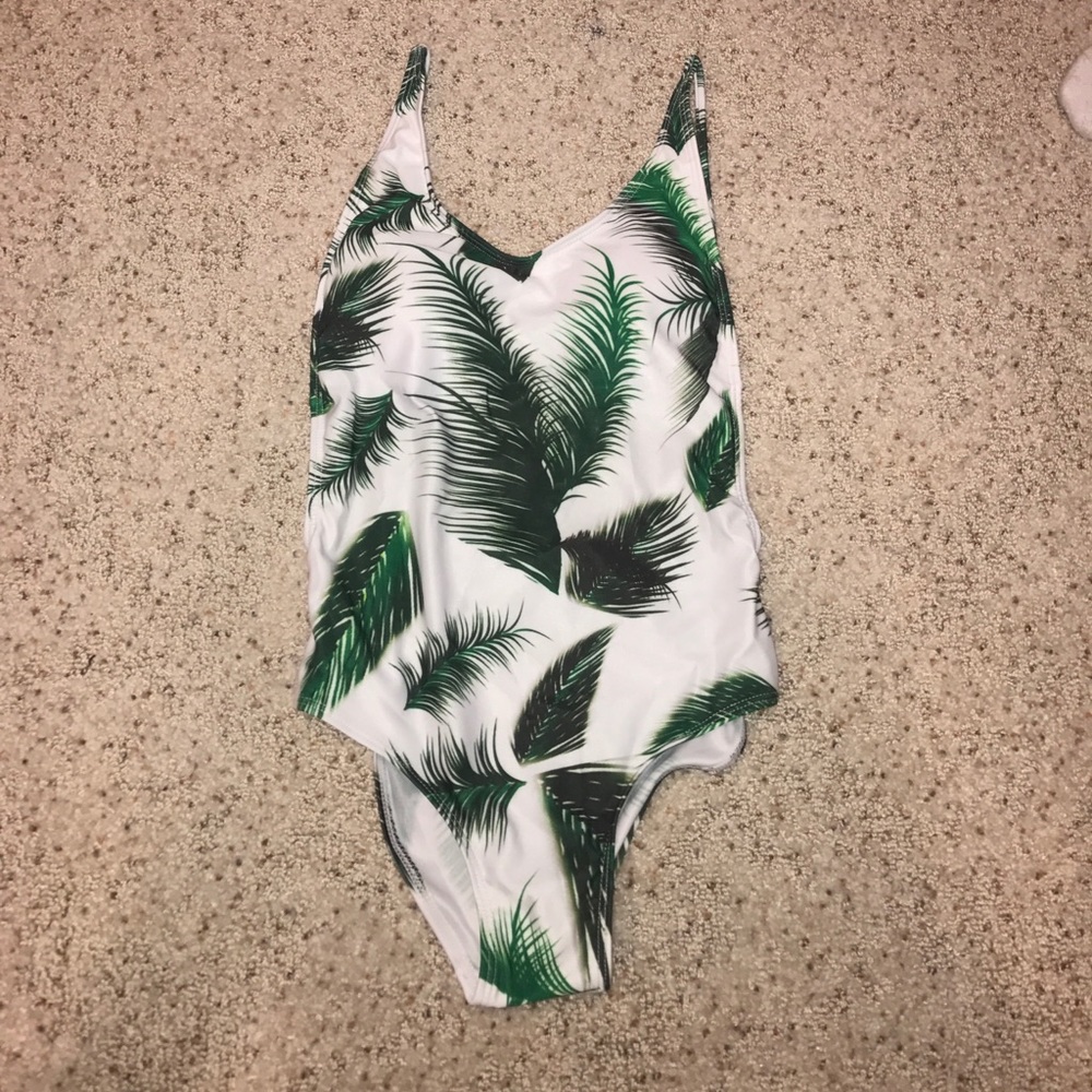 new leaf print one-piece swimsuit