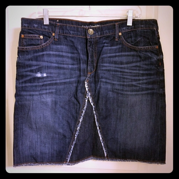 Banana Republic Dresses & Skirts - NWT Banana Republic denim midi.