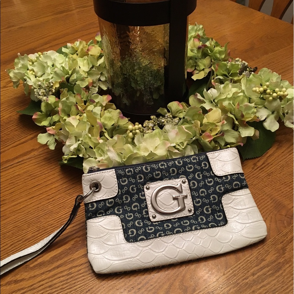 Guess wristlet