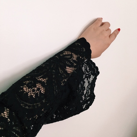 Lace top - Picture 3 of 4