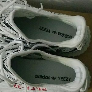 Yeezy v2 (ZEBRA)