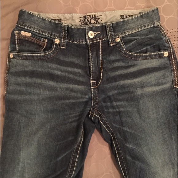 Men's Buckle Jeans - Picture 2 of 3