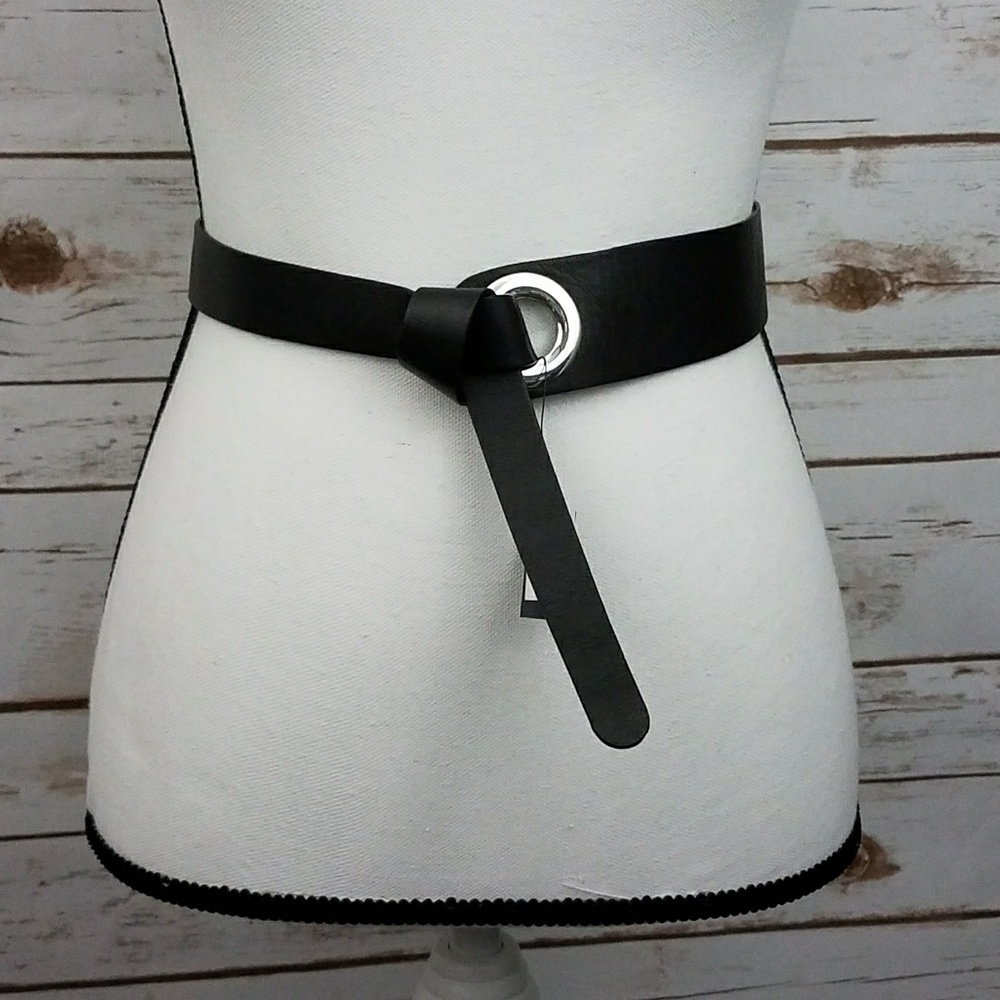 {WHBM} Black Leather Slip/Loop Ring Belt-Medium