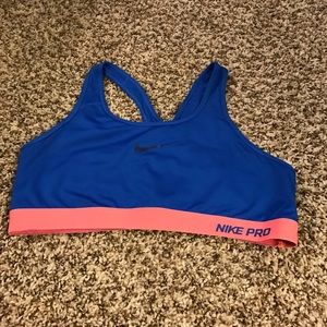 Nike pro sports bra