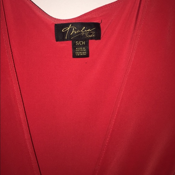 Thalia sexy red dress - Picture 2 of 3