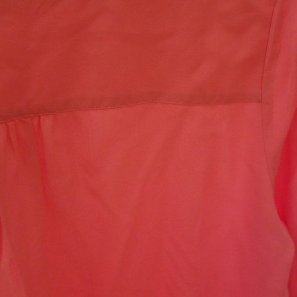 Uniqlo simple pink long sleeved shirt - Picture 4 of 4