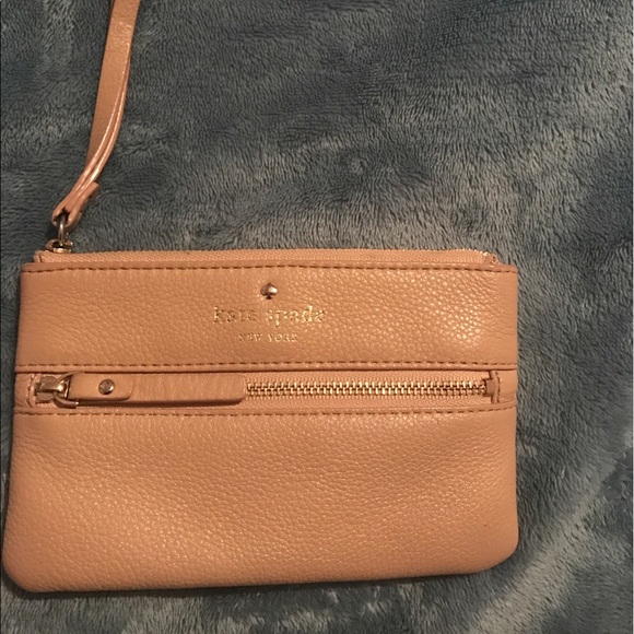 Kate Spade wristlet - Picture 1 of 3