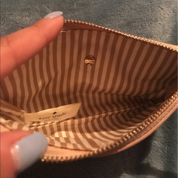 Kate Spade wristlet - Picture 3 of 3