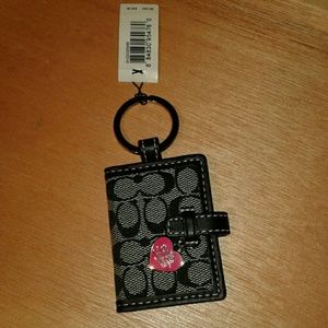 NWT.  COACH KEY RING/ PIC HOLDER