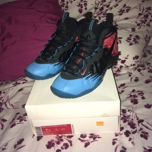 Nike little posite sneakers