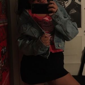 Light wash denim jacket 😇