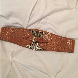 Accessory belt.