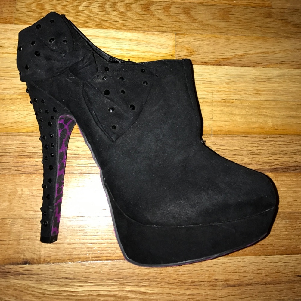 Betseyville Platform Pumps