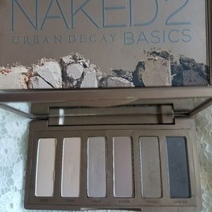 Urban decay Naked 2 Basics